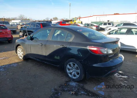 2010 Mazda Mazda3 I Sport z USA, uszkodzony, nr VIN JM1BL1SG2A1140675